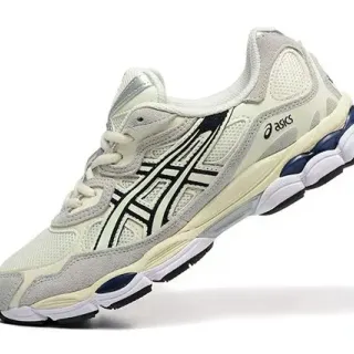 ASICS 米色海军蓝 复古跑步轮廓 网面和合成叠加构造 生活方式运动鞋