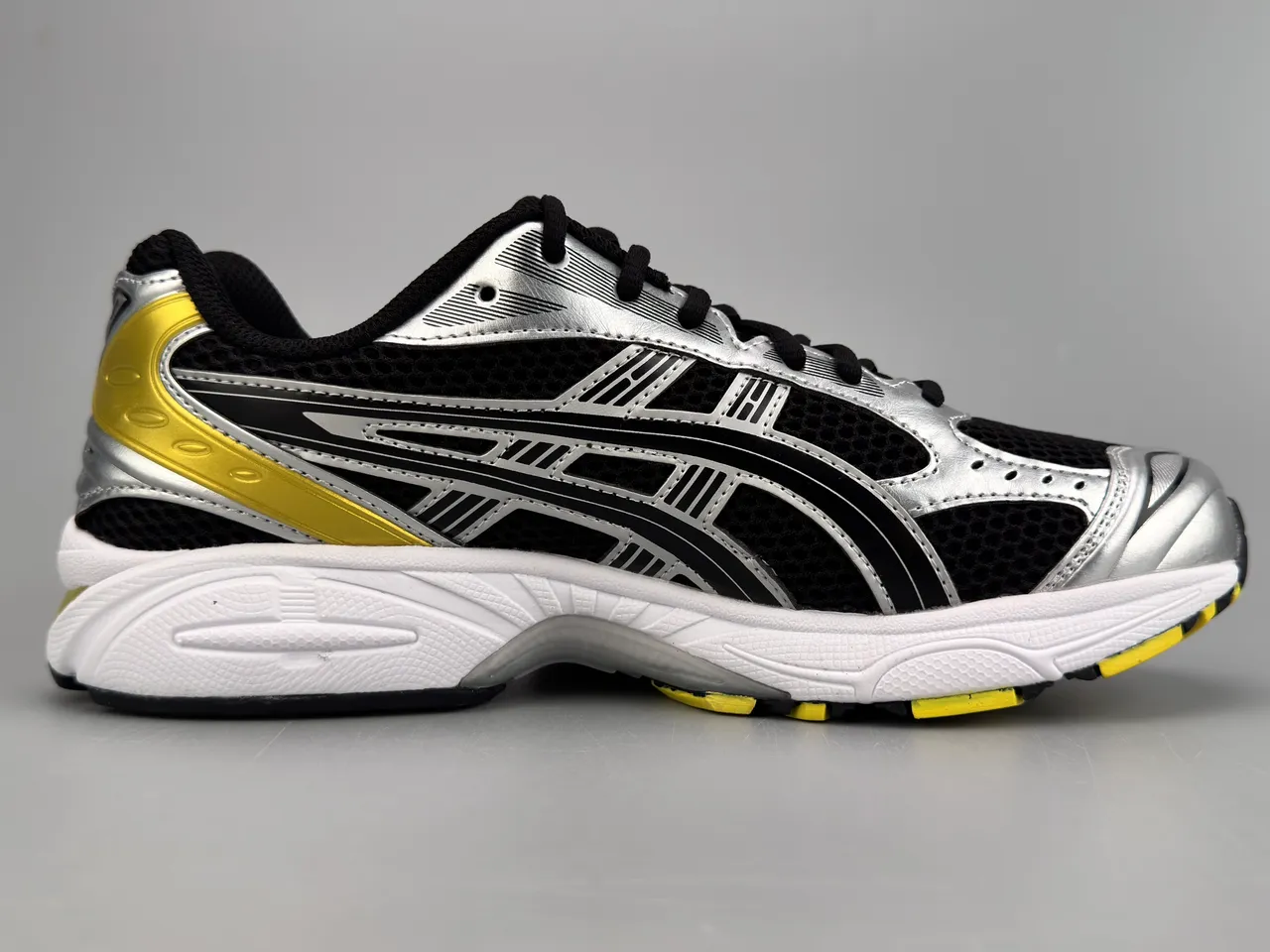 ASICS Gel-Kayano 14 Prateado Preto Amarelo Tênis de corrida 10