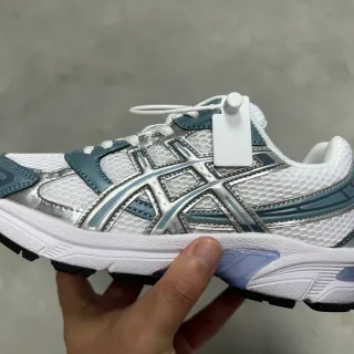 ASICS Gel-Kayano 白银蓝灰跑鞋