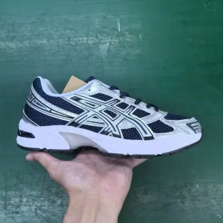 ASICS Gel-Lyte III Navy and Silver 生活方式运动鞋