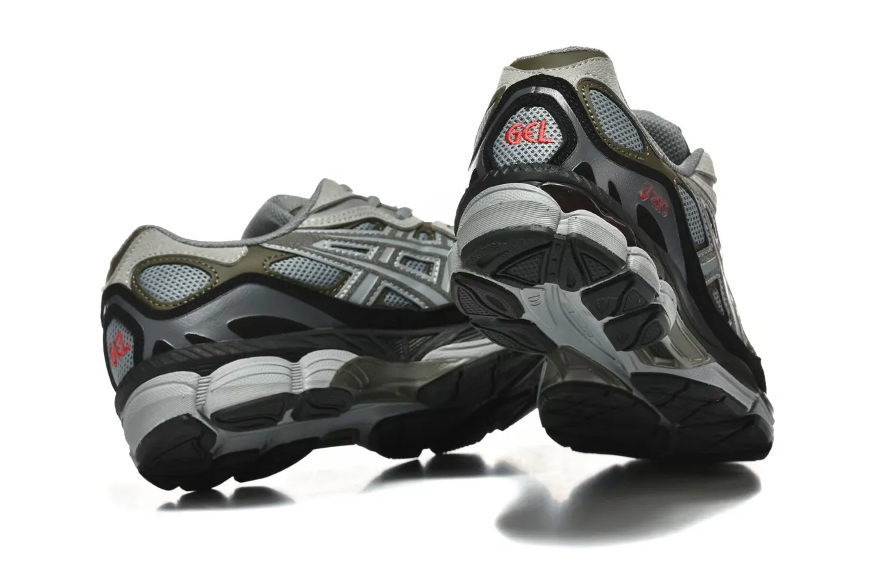 ASICS Cinza Verde Militar Camadas Sintéticas Sobrepostas Painéis de Ventilação de Malha Tênis de Corrida 5
