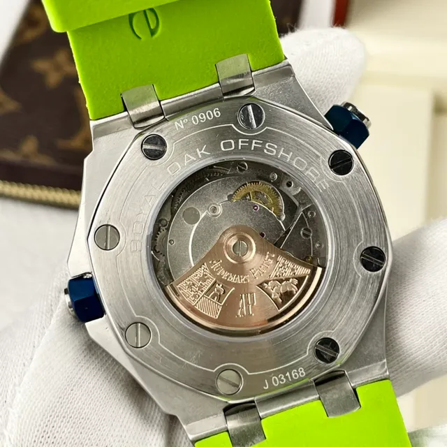 Audemars Piguet Royal Oak Offshore Diver verde lima relógio mecânico 5