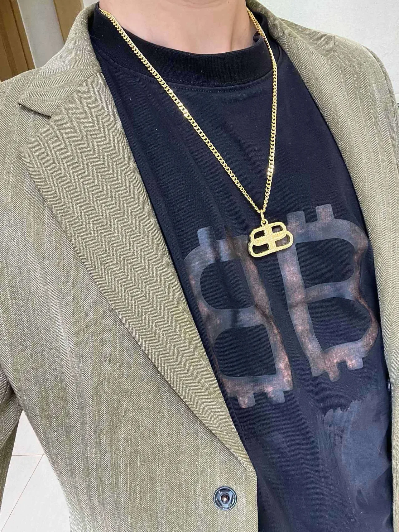 Balenciaga BB Interlocking Pendant सोने की जंजीर हार 2