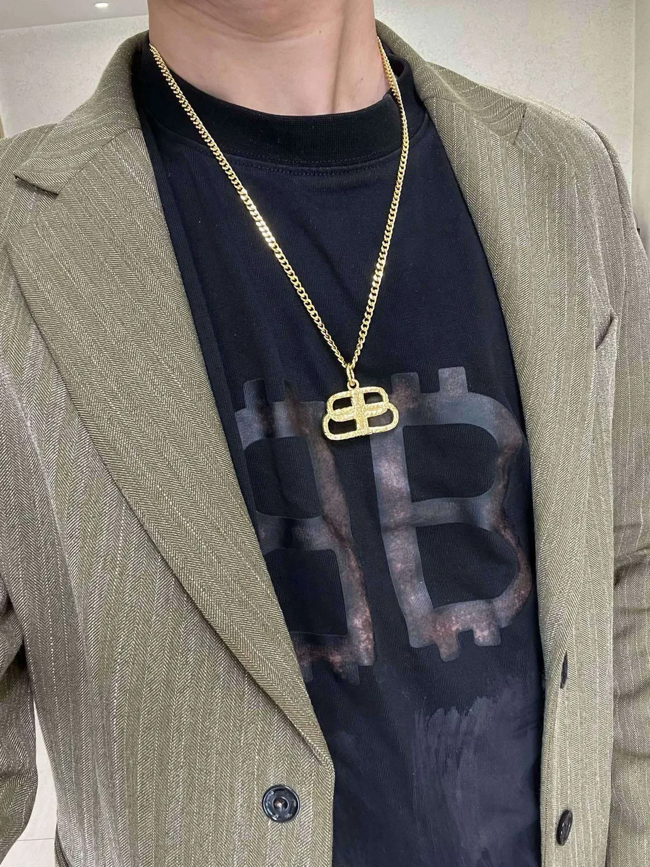 Balenciaga BB Interlocking Pendant सोने की जंजीर हार 8