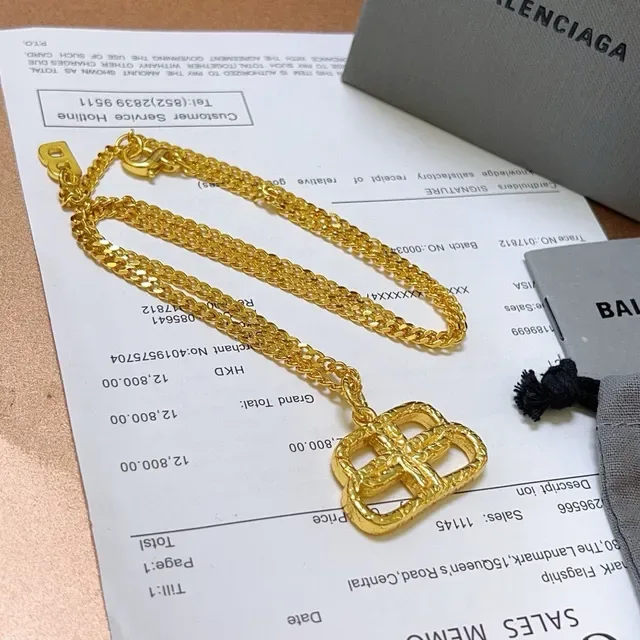 Balenciaga BB Interlocking Pendant सोने की जंजीर हार 9