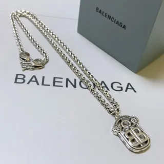 Balenciaga BB Shield 银色 粗曲链 吊坠项链