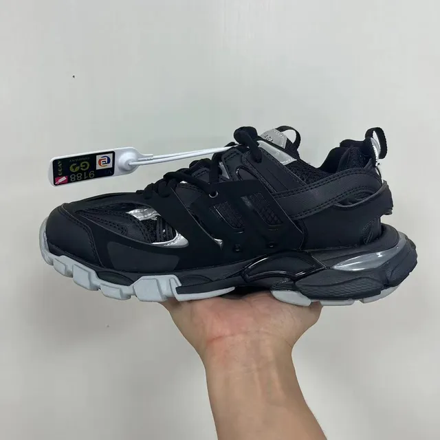 Balenciaga Sneakers Chunky Noires à Semelle Argentée avec Sangle en Cage 2
