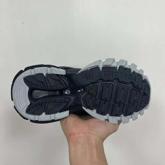 Balenciaga Sneakers Chunky Noires à Semelle Argentée avec Sangle en Cage 3