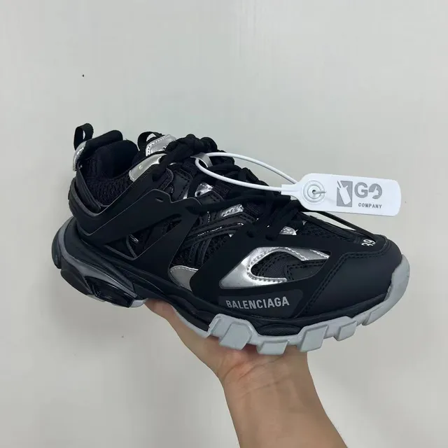 Balenciaga Sneakers Chunky Noires à Semelle Argentée avec Sangle en Cage 4