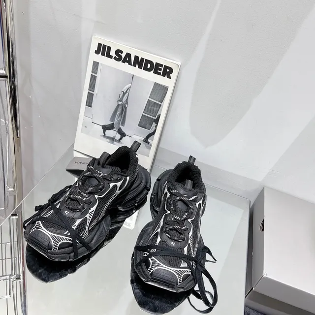 Balenciaga Tênis com sola preta e branca, upper de malha, chunky 8
