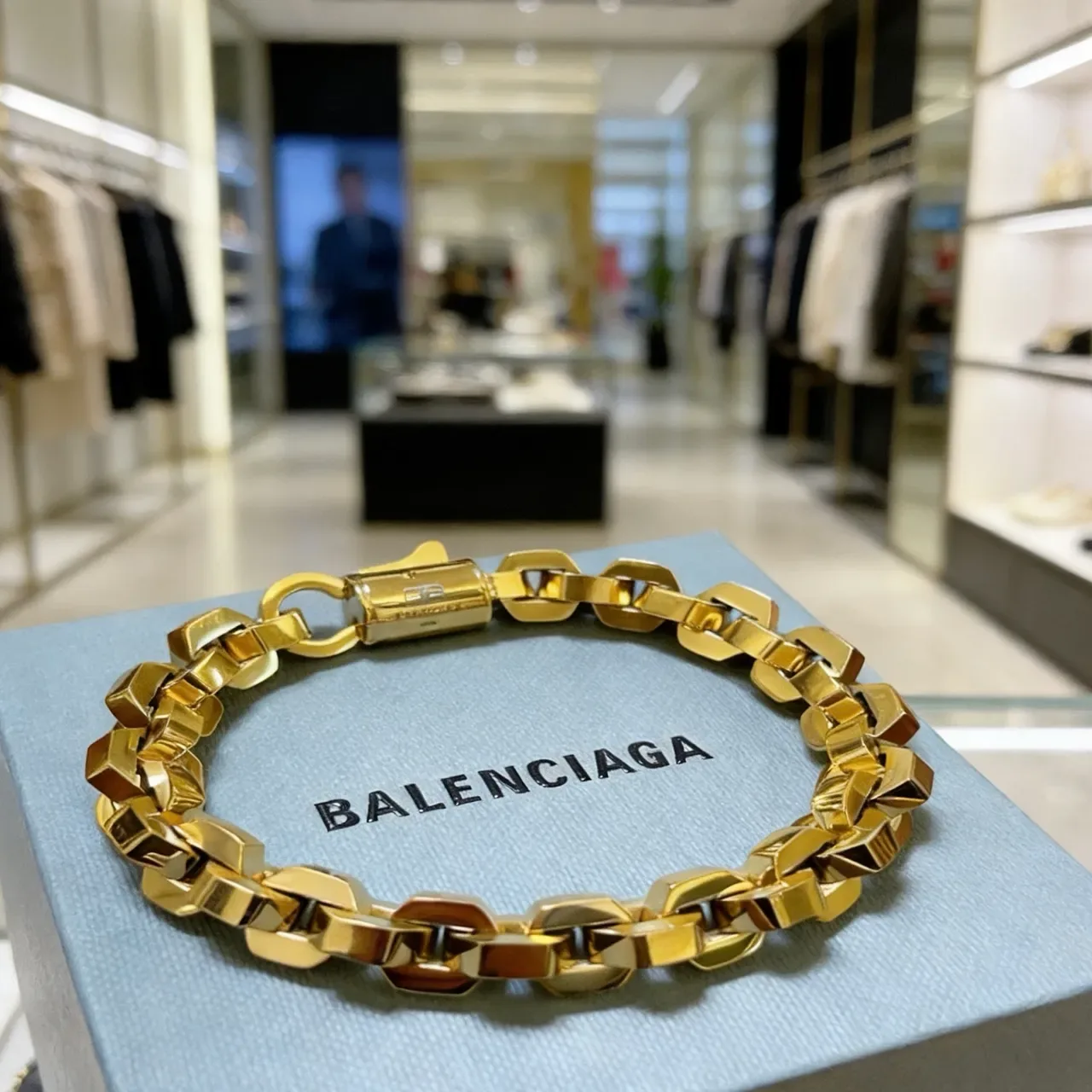 Balenciaga Pulseira Corrente Curb Dourada 6