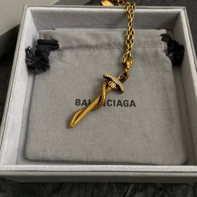 Balenciaga Pingente Daga Corrente Dourada Colar 4