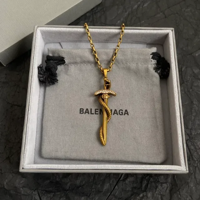 Balenciaga Pingente Daga Corrente Dourada Colar 5