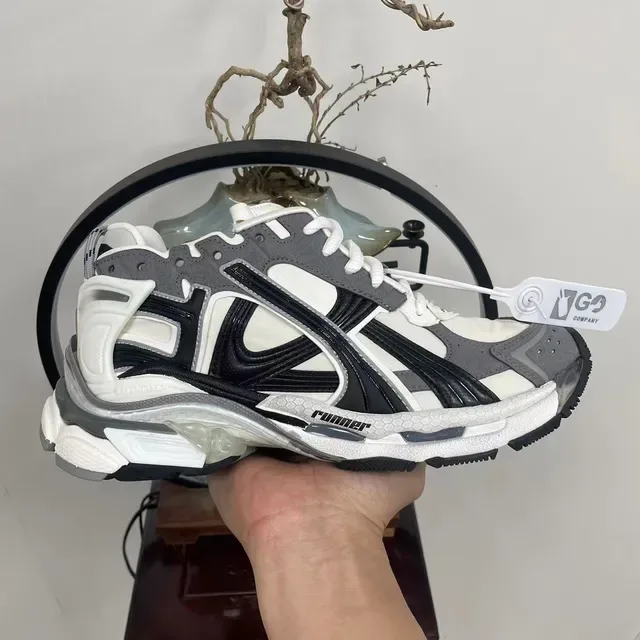 Balenciaga Runner सफेद ग्रे काला डीकंस्ट्रक्टेड चंकी स्नीकर 9