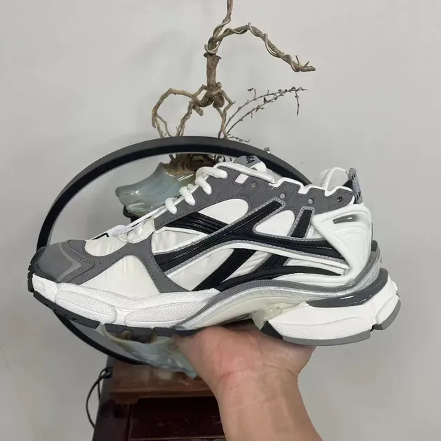 Balenciaga Runner सफेद ग्रे काला डीकंस्ट्रक्टेड चंकी स्नीकर 10