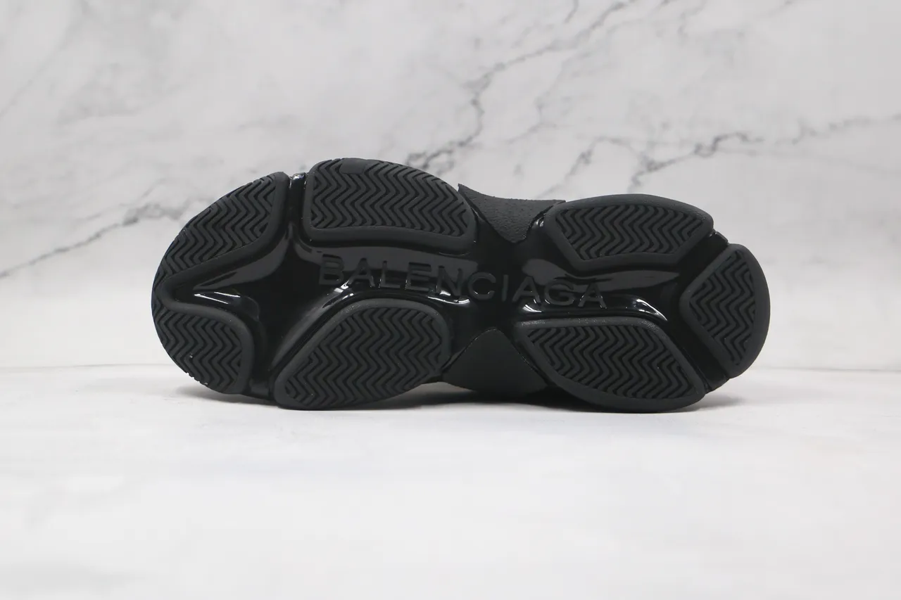 Balenciaga Triple S حذاء رياضي أسود كبير الحجم 2
