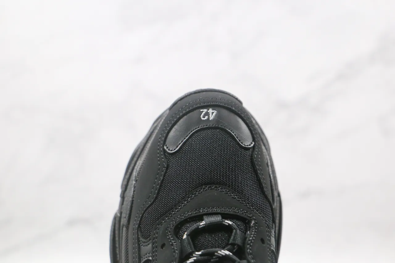 Balenciaga Triple S حذاء رياضي أسود كبير الحجم 4