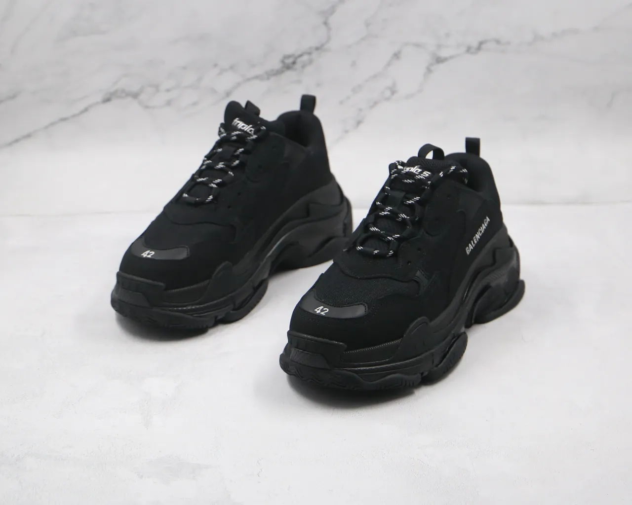 Balenciaga Triple S حذاء رياضي أسود كبير الحجم 6