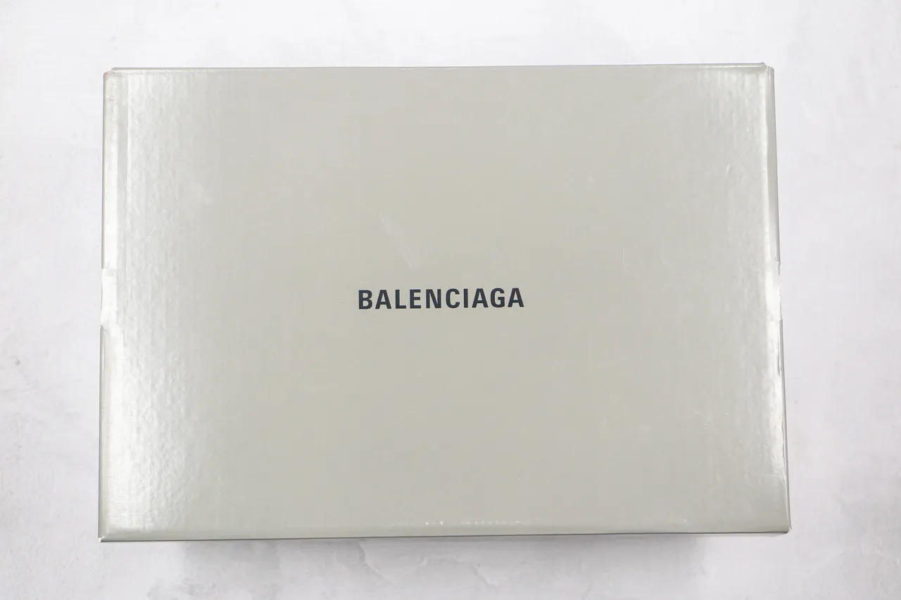 Balenciaga Triple S حذاء رياضي أسود كبير الحجم 10
