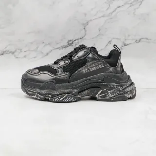 Balenciaga Triple S Negro Oversized Chunky Sneaker