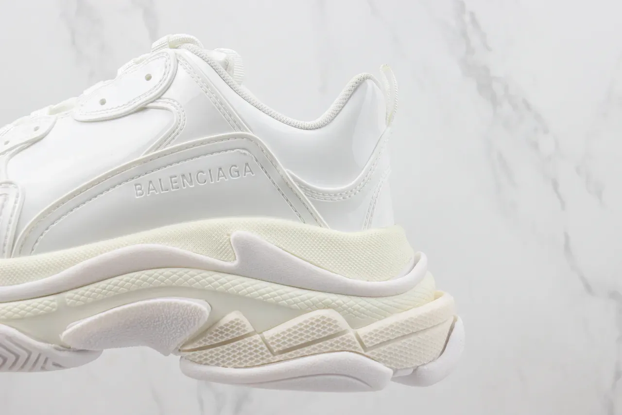 Balenciaga Triple S Sneakers Chunky Blanc et Crème 7