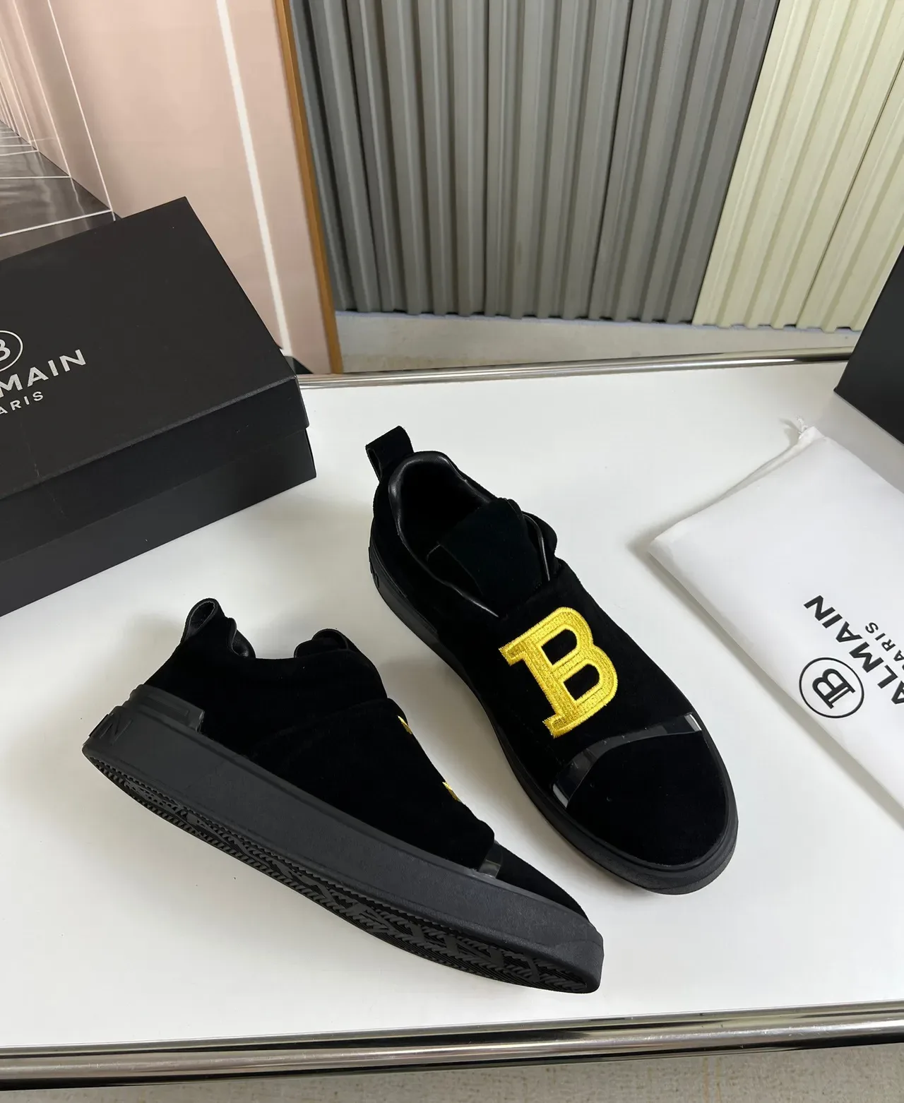 Balmain B-Court Baskets Lifestyle Noir Suède Slip-On 5