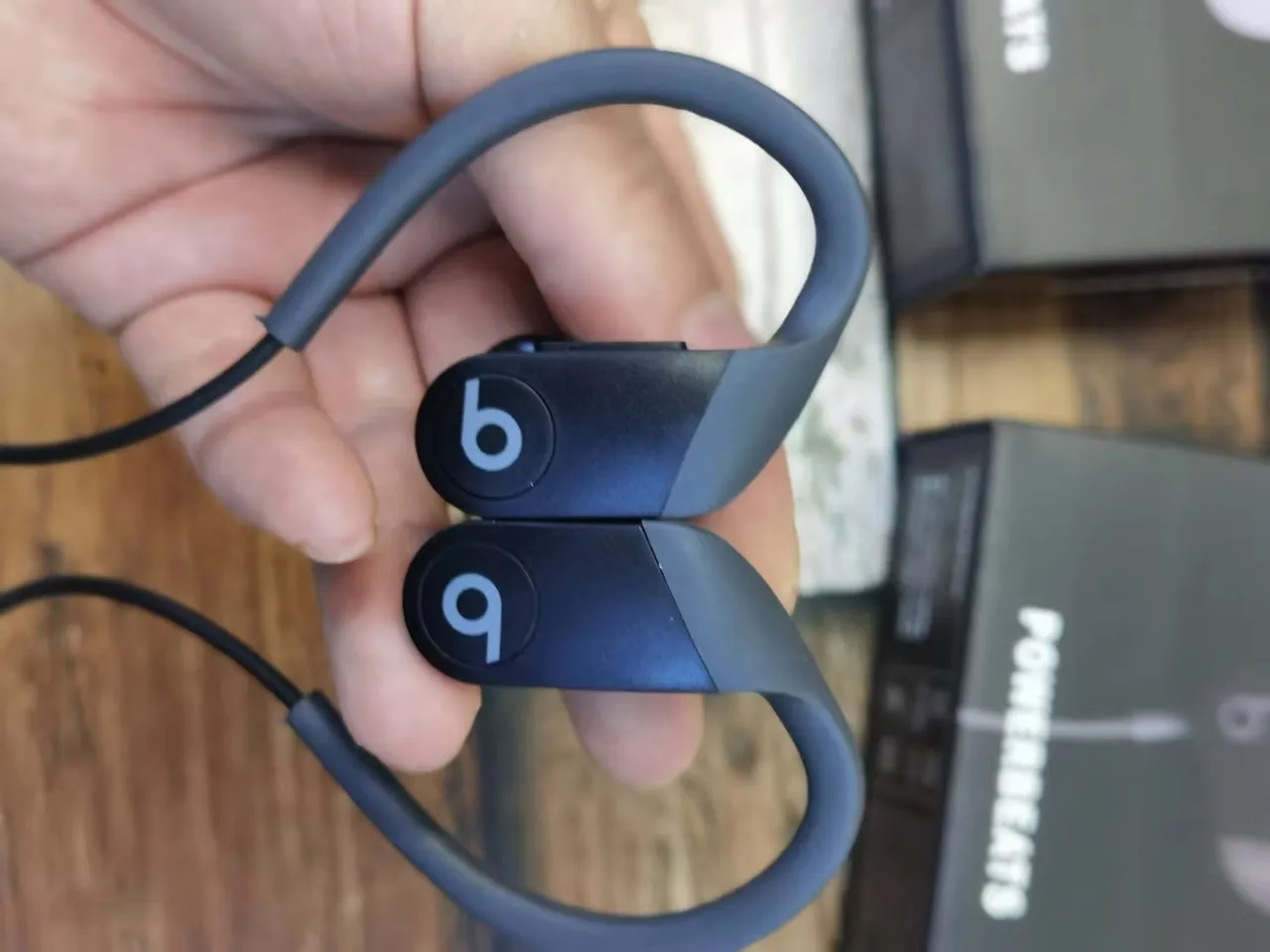 Beats Powerbeats Vermelho Fones Esportivos Open-Ear 13