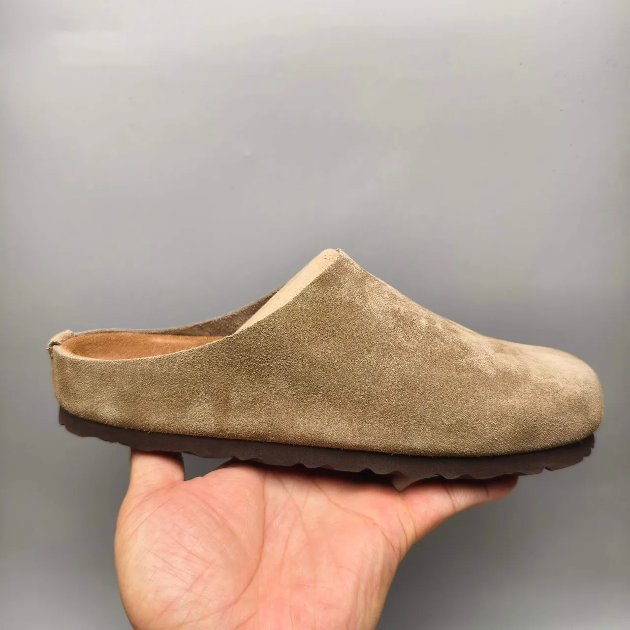 Birkenstock Boston सुड टैन स्लिपर्स 2