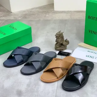Bottega Veneta Andiamo অস্ট্রিচ-এমবসড ক্রস স্ট্র্যাপ স্লিপার