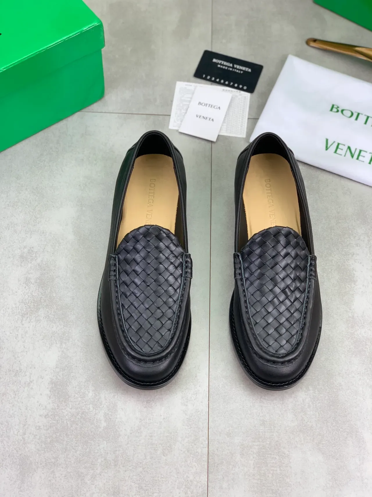Bottega Veneta Preto Bege Couro Trenzado Intrecciato Moc-Toe Costura Loafer 4