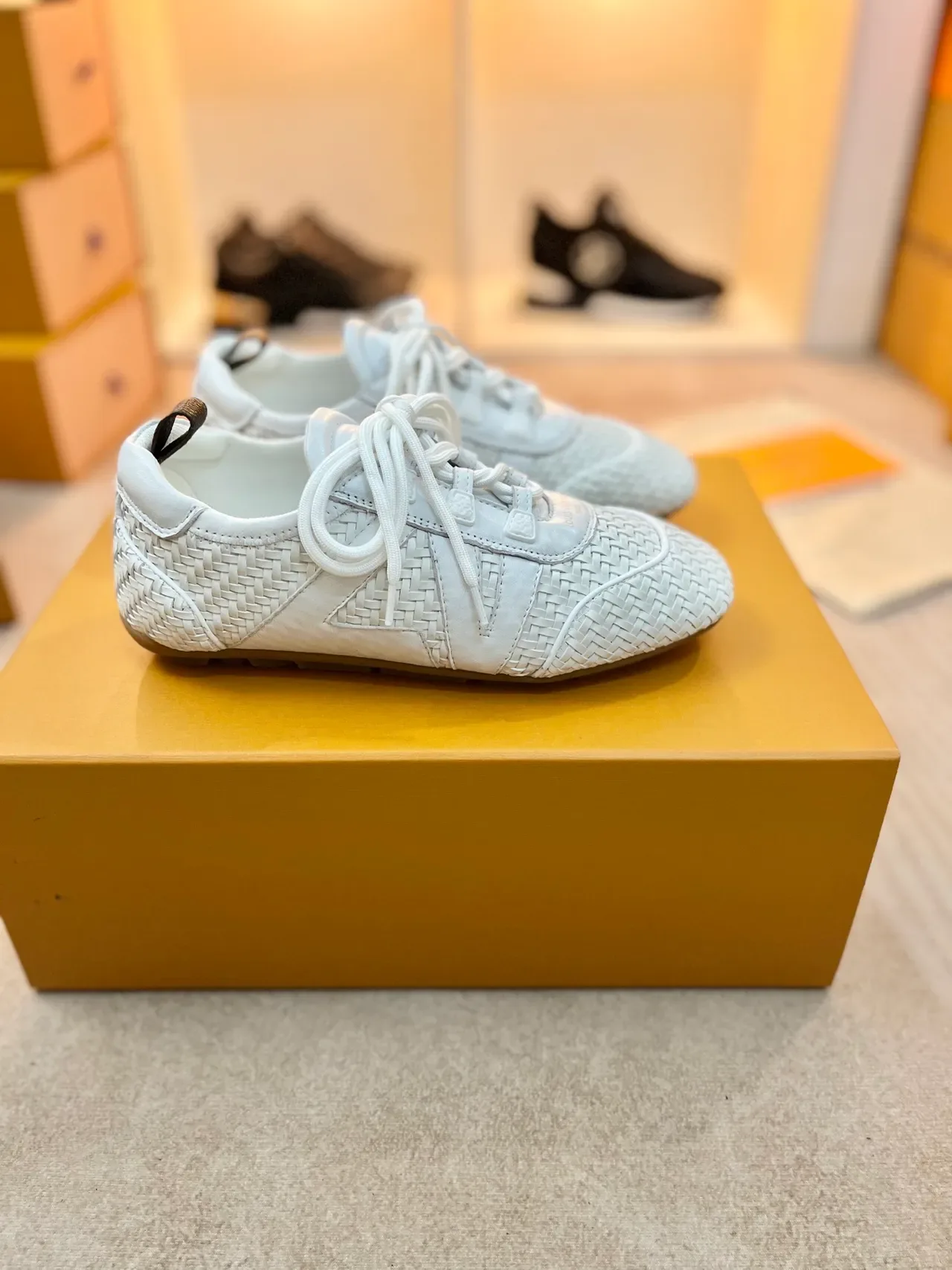 Bottega Veneta Cassette Woven Leather White Lifestyle Sneakers 4