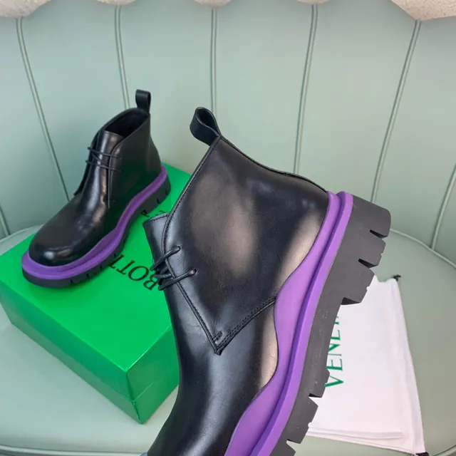 Bottega Veneta Le Cagole কালো এবং বেগুনি এনকেল বুটস 3