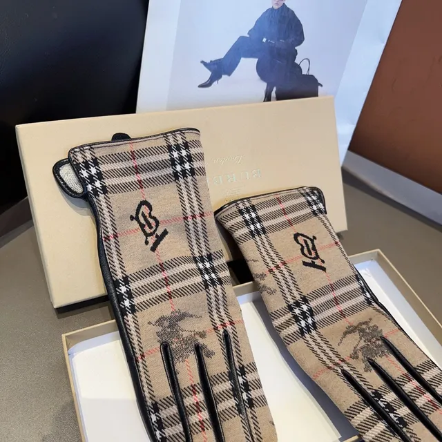 Burberry भूरा काला चेक पैटर्न मॉनोग्राम्ड चमड़े की दस्ताने 8