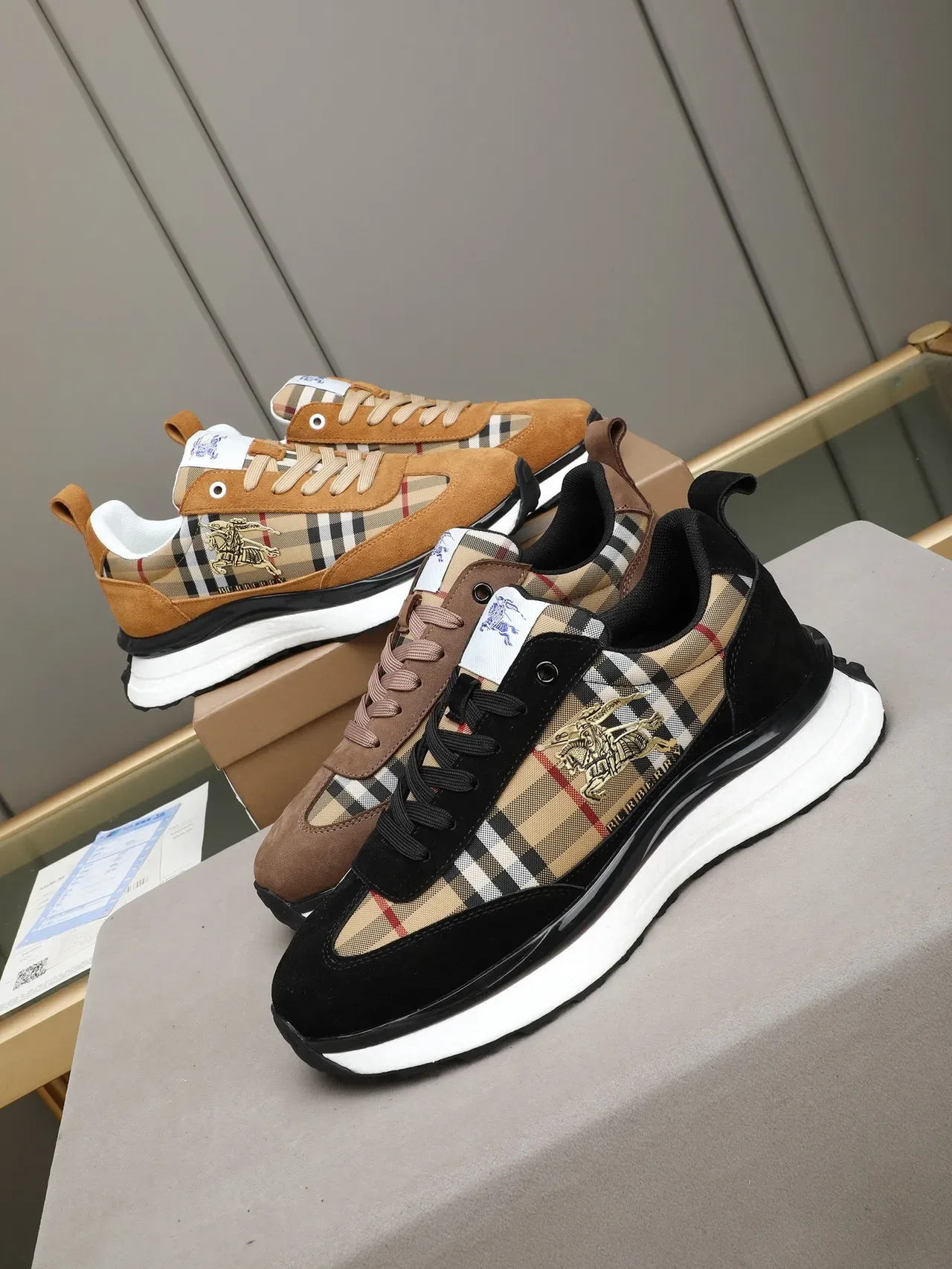 Burberry কালো বেইজ চেক-প্যাটার্ন উপর সুয়েড ওভারলে লাইফস্টাইল স্নিকার্স 2