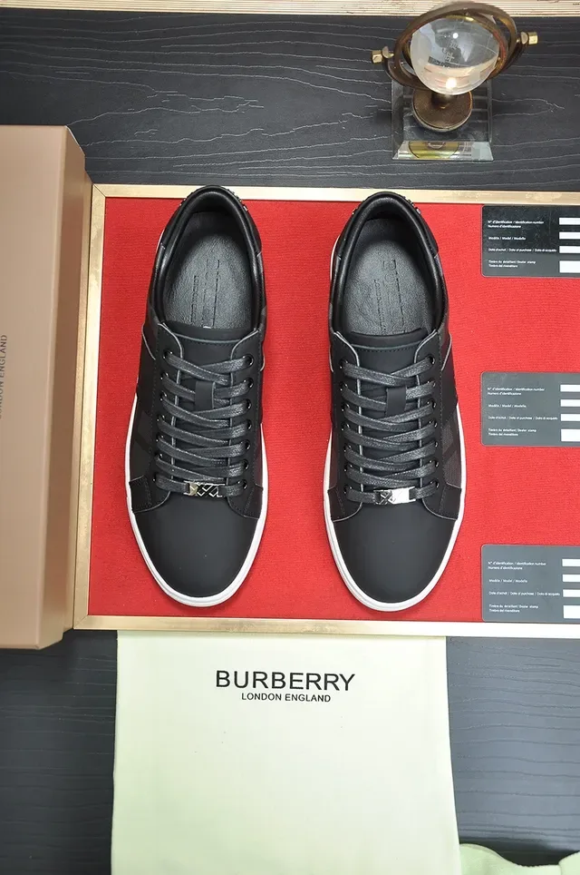 Burberry أحذية رياضية أسلوب حياة أسود أبيض لوتوب من المواد المختلطة في الأعلى 2