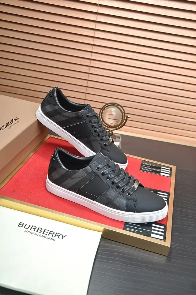 Burberry أحذية رياضية أسلوب حياة أسود أبيض لوتوب من المواد المختلطة في الأعلى 4
