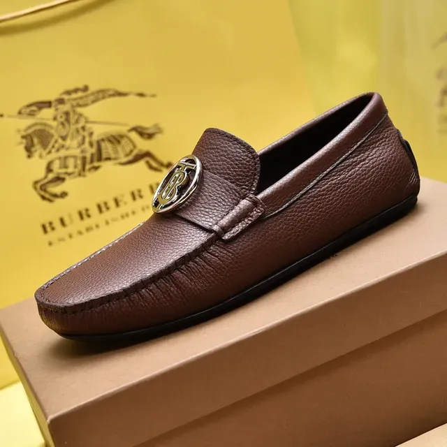 Burberry বাদামী চাঁদি পেবল্ড লেদার মেটাল TB মনোগ্রাম মেডেলিয়ন লোফার 5