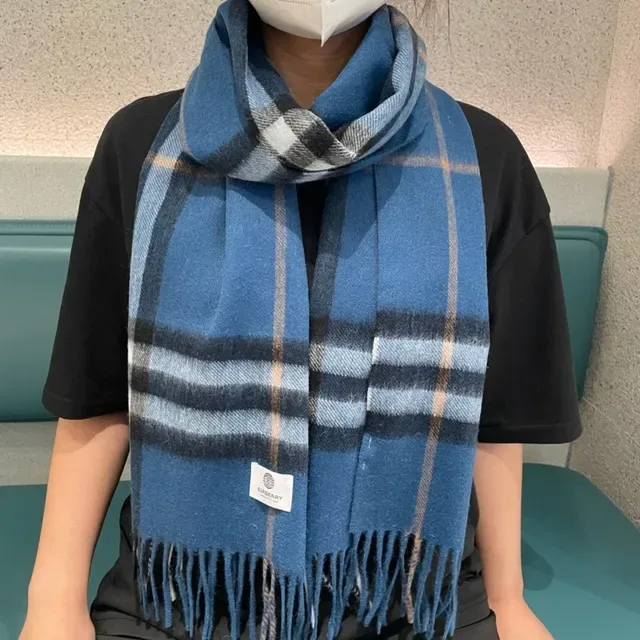 Bufanda Burberry Classic Check Azul de Cachemira 2
