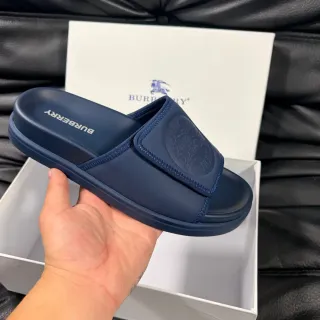 Burberry Knight नعال بحرية مطاطية