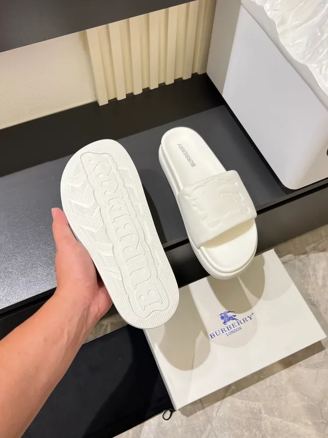 Burberry TB Logo 白色模具成型单色压纹拖鞋 4