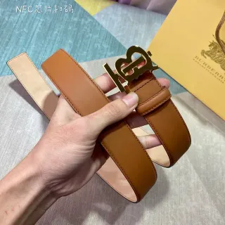 Burberry TB Monogram Cinturón de Cuero Tan