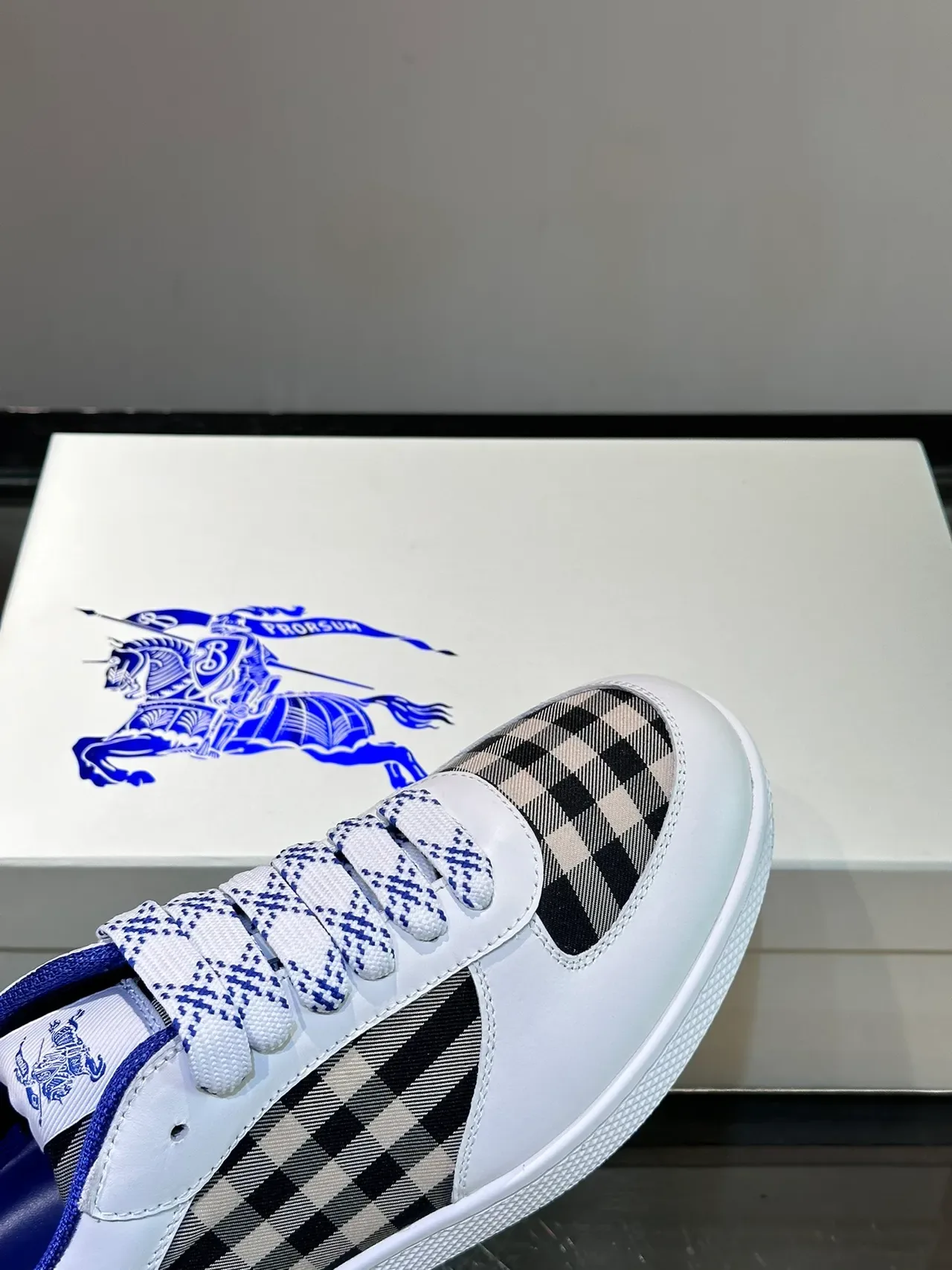 Burberry أبيض بحري جلد علوي House Check Panel Lifestyle Sneakers 3