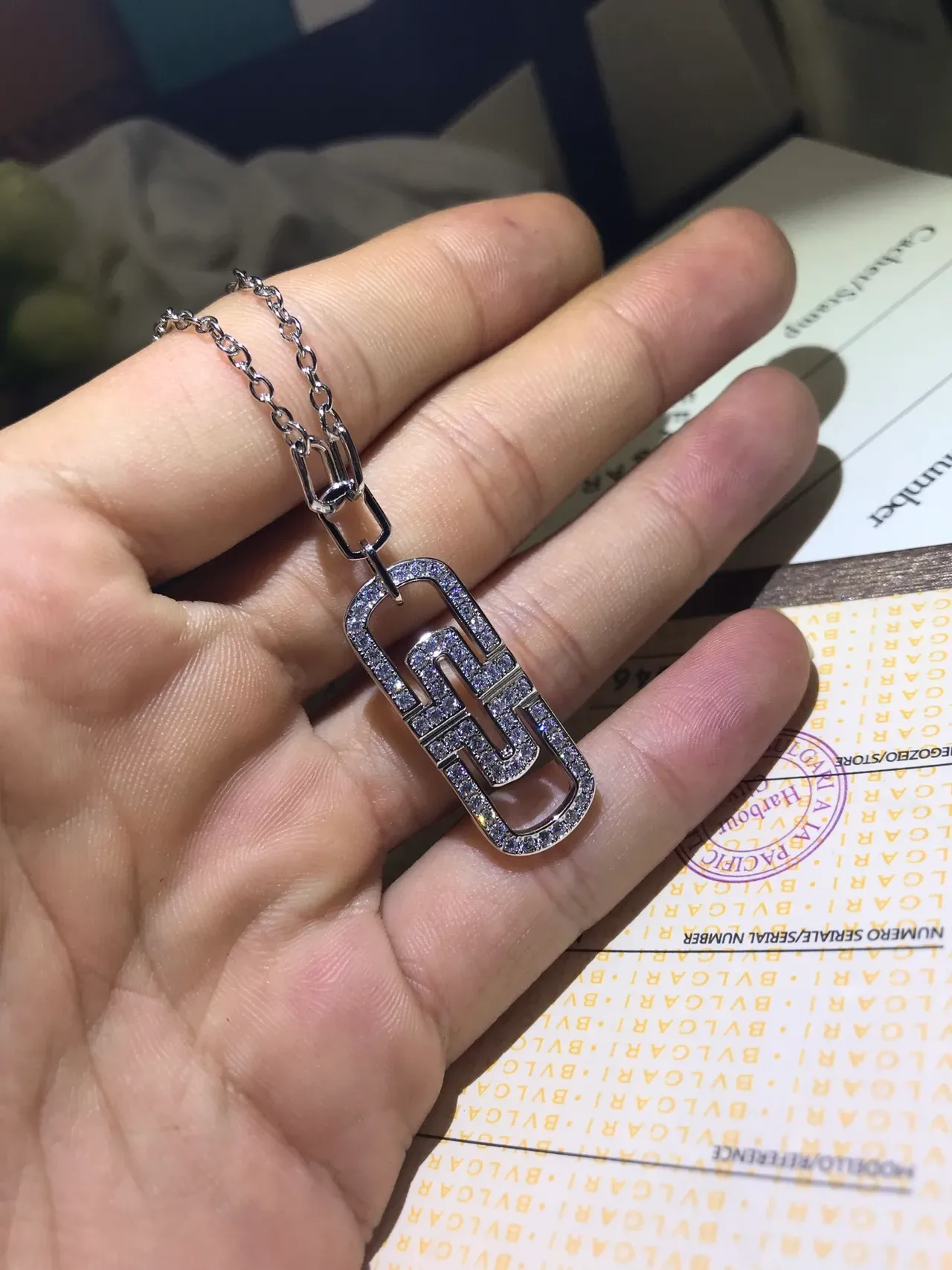Bvlgari B.zero1 قلادة هندسية باڤيه كريستال 6