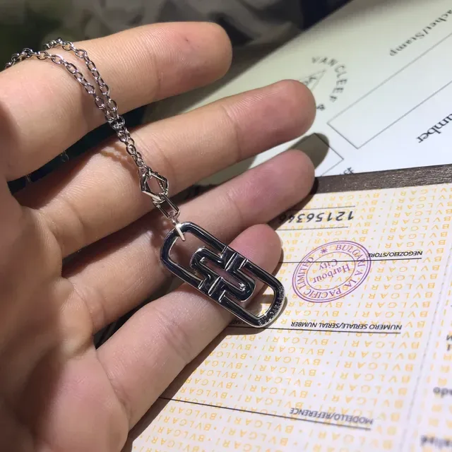 Bvlgari B.zero1 قلادة هندسية باڤيه كريستال 8