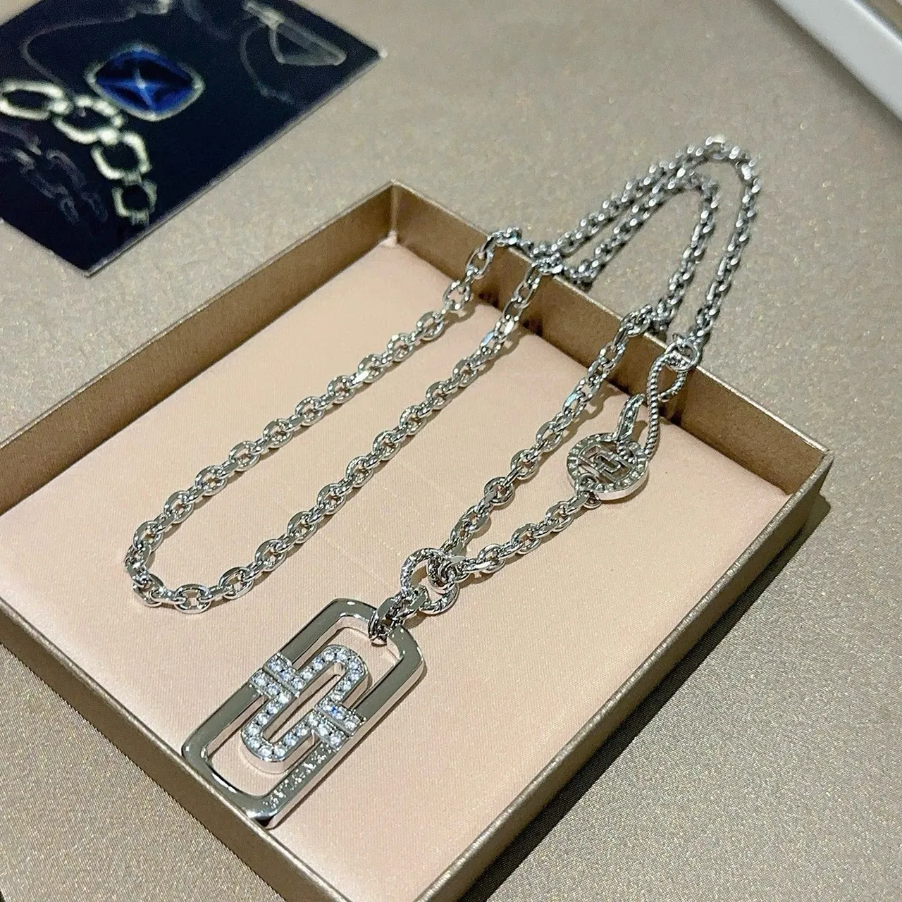 Bvlgari B.zero1 几何 Pavé 银色项链 3