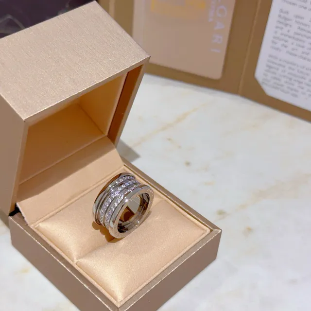 Bvlgari B.zero1 多带 铺镶钻石戒指 6
