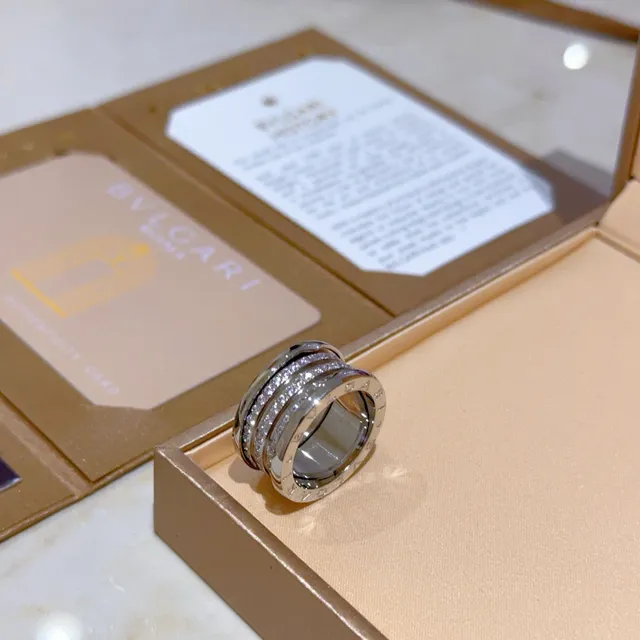 Bvlgari B.zero1 多带 铺镶钻石戒指 9