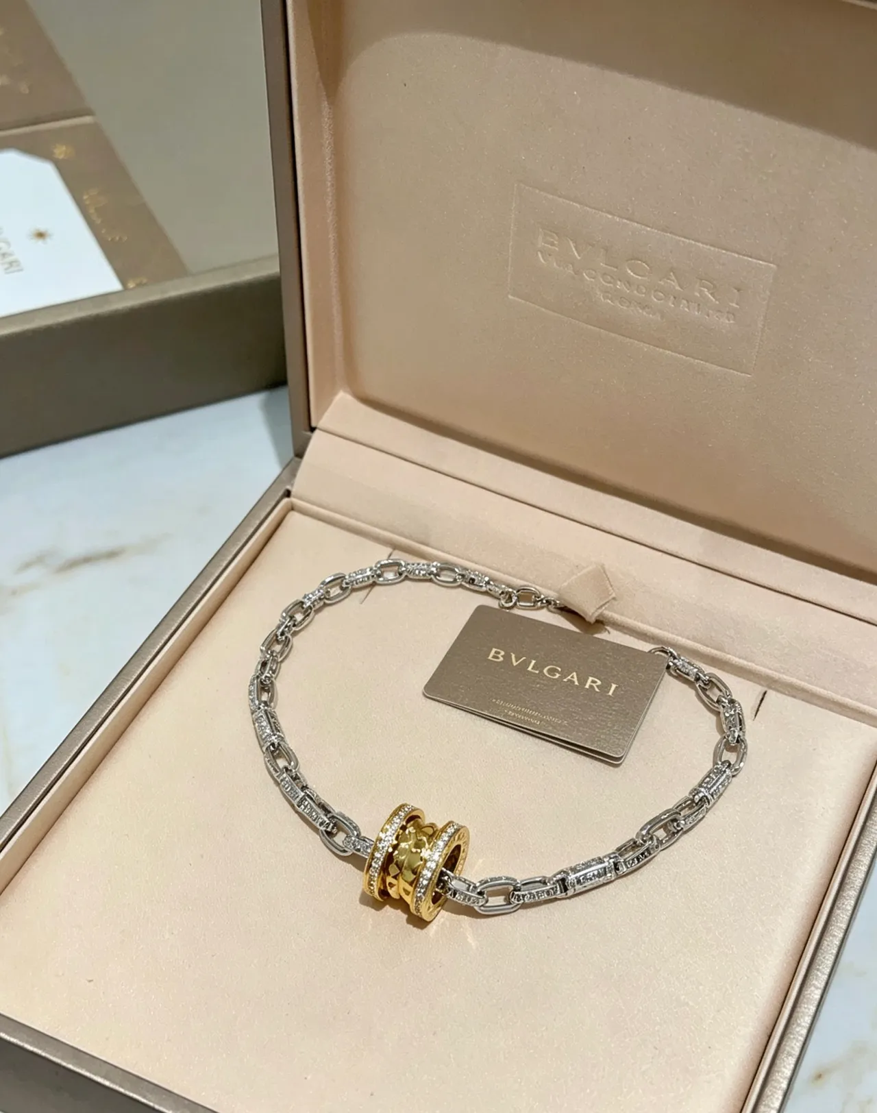 Bvlgari B.zero1 多色调钻石镶嵌旋转戒指项链 2