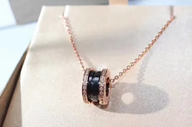 Bvlgari B.zero1 玫瑰金 黑陶瓷 镶钻 项链 4