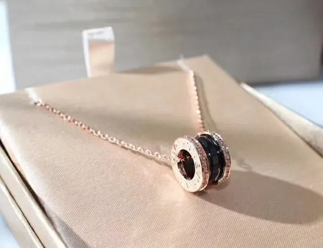 Bvlgari B.zero1 玫瑰金 黑陶瓷 镶钻 项链 5